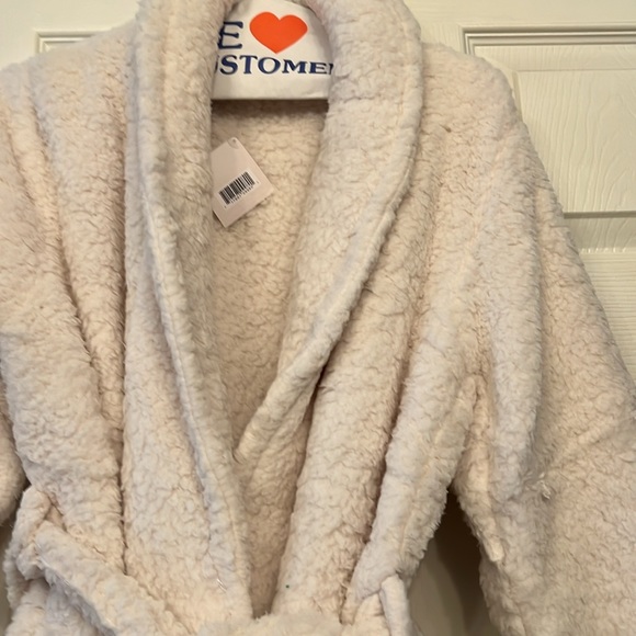 Robe- very soft - off white color - Picture 3 of 4